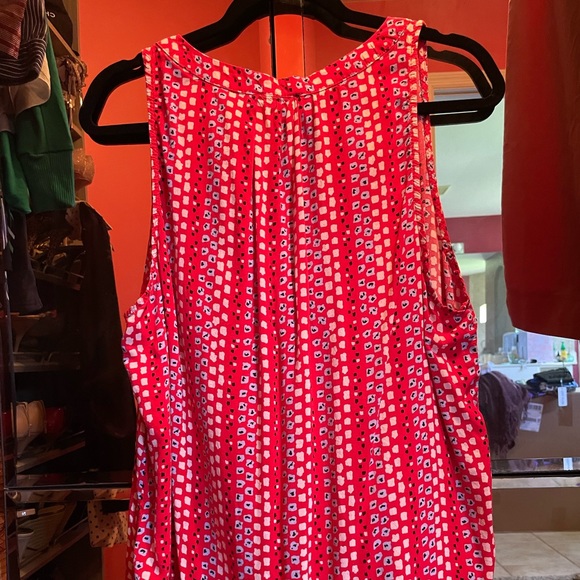 Anne Carson Casual Tank - Picture 2 of 5